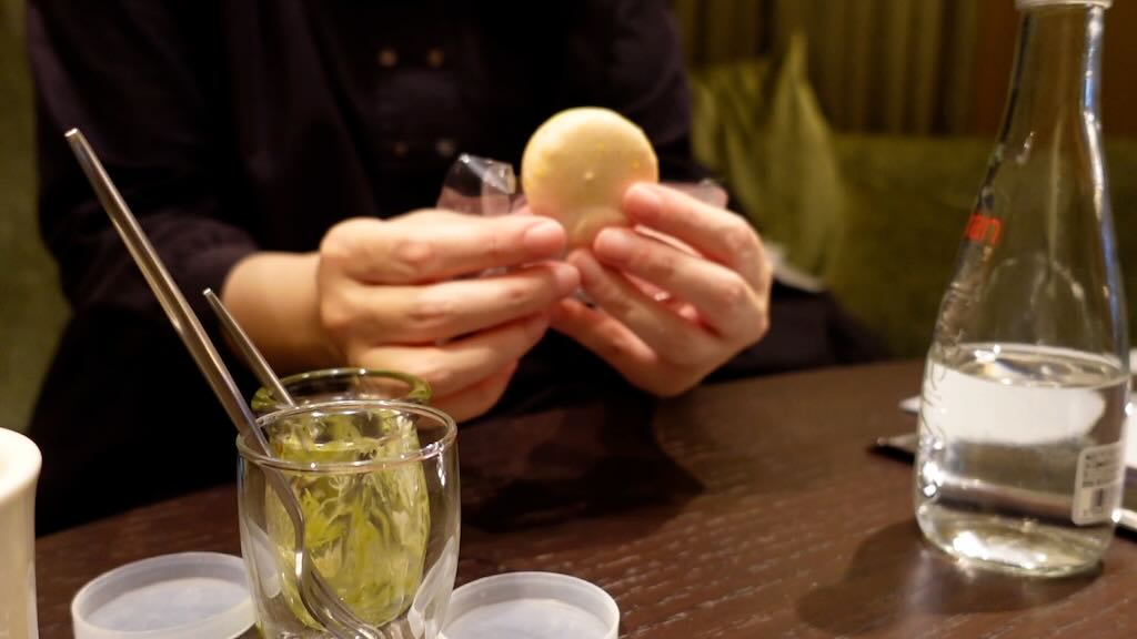 THE BASICS FUKUOKA ラウンジ　お菓子