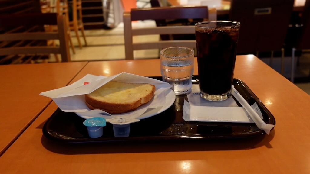 散歩しながら京都四条周辺でノマドできるカフェを探す。エクセルシオール京都四条烏丸店でモーニング。ドトールと比べてみた。